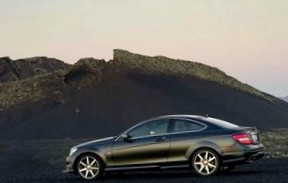 Mercedes-Benz показал первые фотографии обновленного C-класса 2012 года